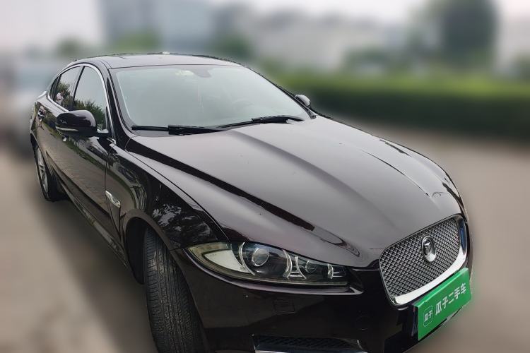 Used Jaguar XF 2013 XF 2.0T Luxury Edition Front Right 45 Deg