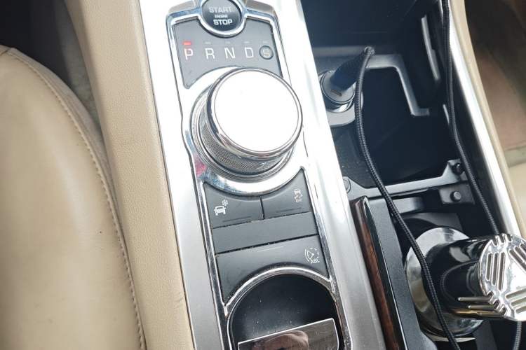 Used Jaguar XF 2013 XF 2.0T Luxury Edition Gear Lever