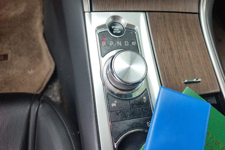 Used Jaguar XF 2013 XF 2.0T Luxury Edition Gear Lever