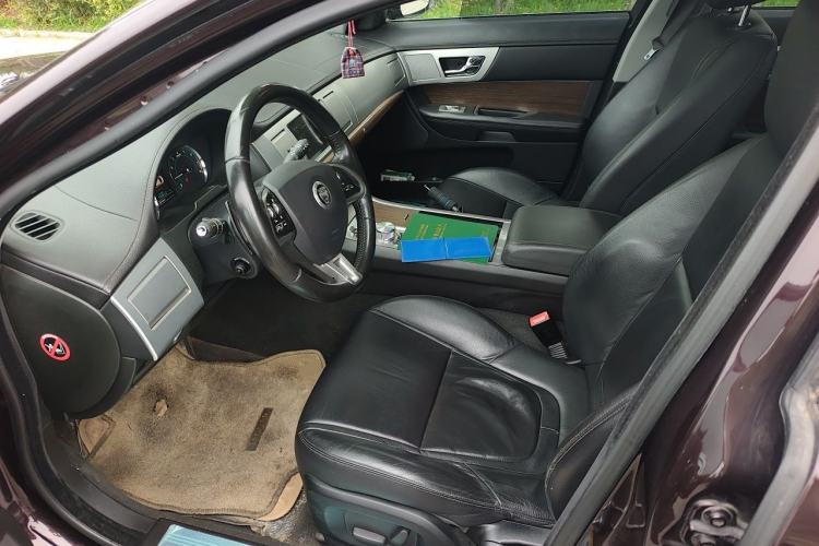 Used Jaguar XF 2013 XF 2.0T Luxury Edition Left Front Seat