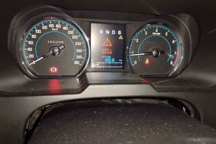 Used Jaguar XF 2013 XF 3.0 SC Prestige Edition Odometer Close Up