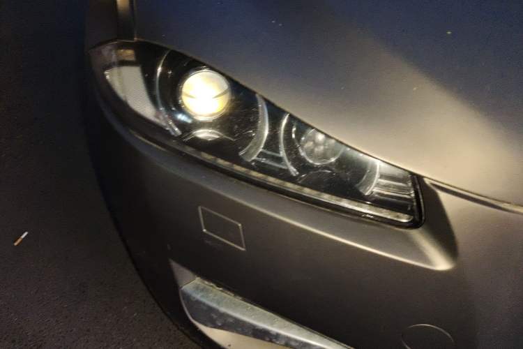 Used Jaguar XF 2013 XF 3.0 SC Prestige Edition Right Front Headlight