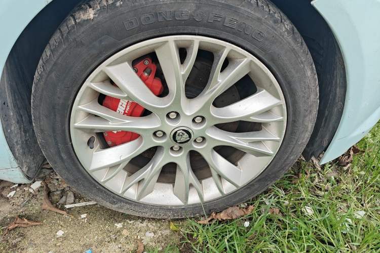 Used Jaguar XF 2013 XF 2.0T Luxury Edition Right Front Wheel Hub
