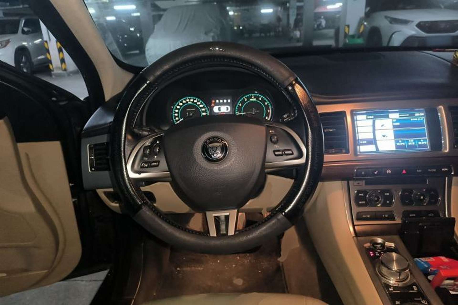 Used Jaguar XF 2013 XF 3.0 SC Prestige Edition Steering Wheel