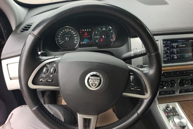 Used Jaguar XF 2013 XF 2.0T Luxury Edition Steering Wheel