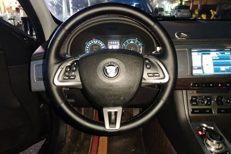 Used Jaguar XF 2013 XF 3.0 SC Prestige Edition Steering Wheel