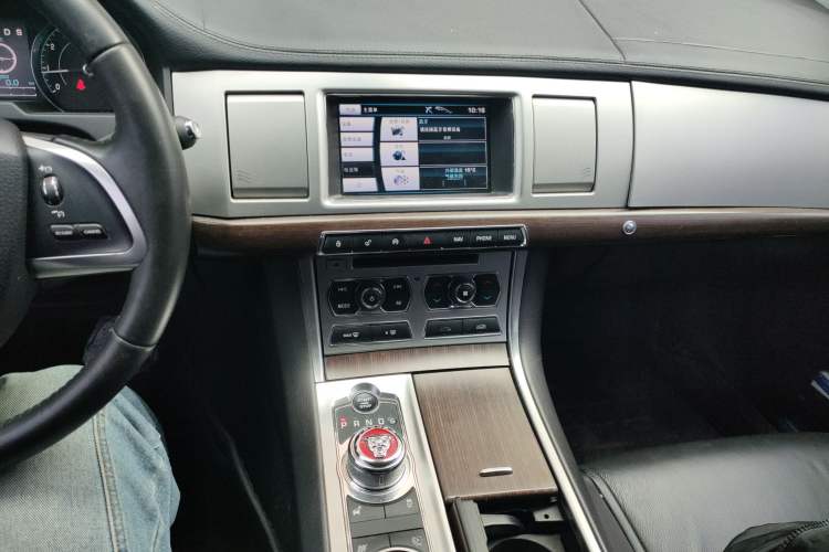 Used Jaguar XF 2013 XF 3.0 SC Prestige Edition Audio And AC Panel