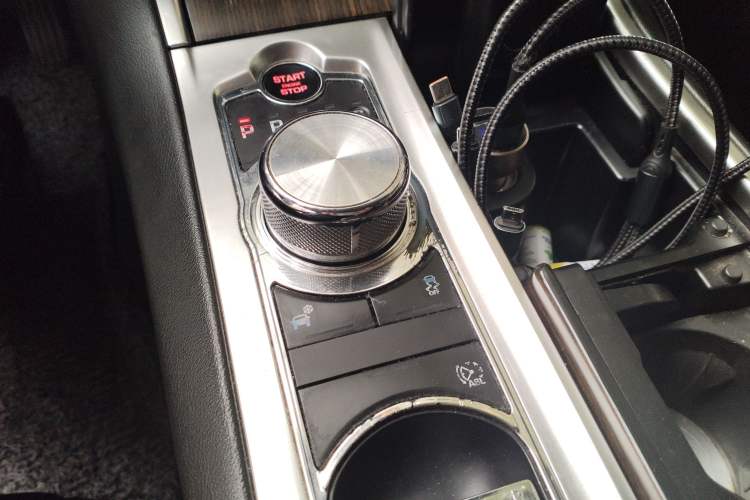 Used Jaguar XF 2013 XF 2.0T Luxury Edition Gear Lever