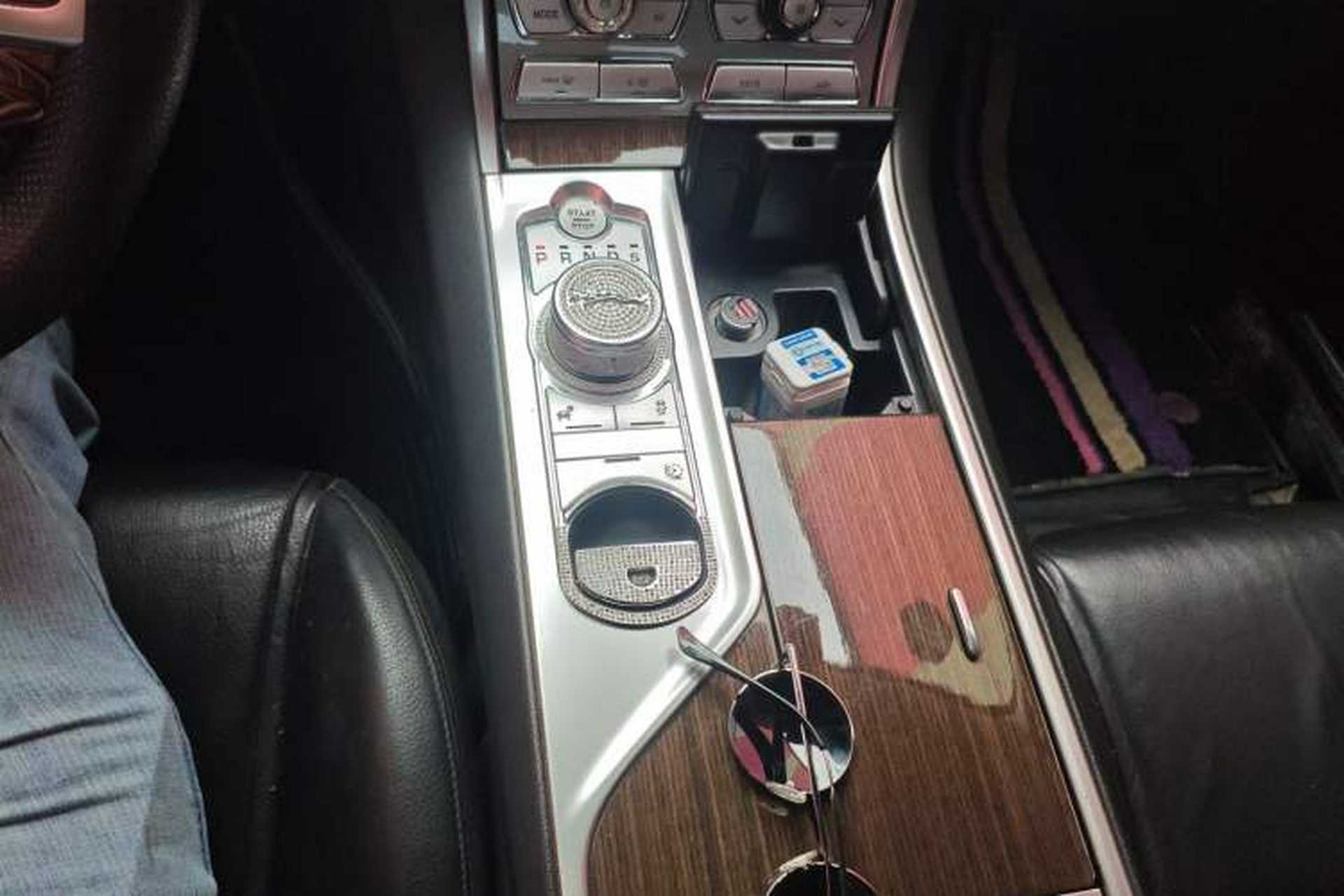 Used Jaguar XF 2013 XF 2.0T Luxury Edition Gear Lever