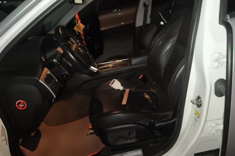 Used Jaguar XF 2013 XF 2.0T Luxury Edition Left Front Seat