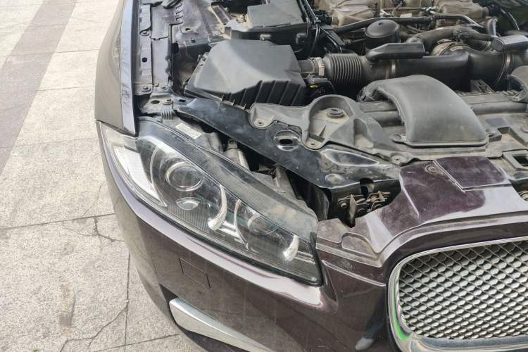 Used Jaguar XF 2013 XF 3.0 SC Prestige Edition Right Front Headlight