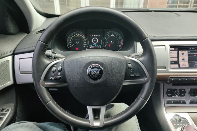 Used Jaguar XF 2013 XF 3.0 SC Prestige Edition Steering Wheel