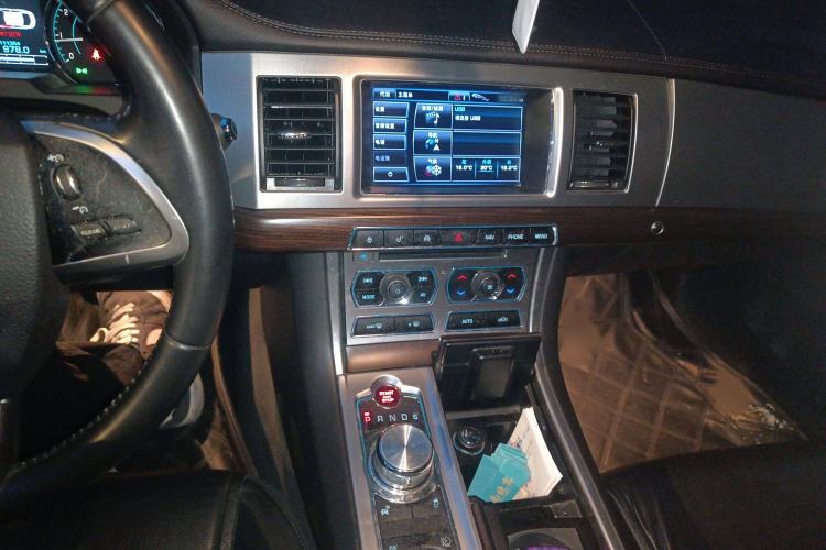 Used Jaguar XF 2013 XF 3.0 SC Prestige Edition Audio And AC Panel