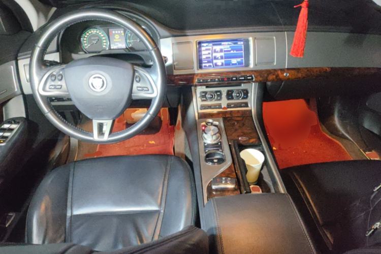 Used Jaguar XF 2013 XF 3.0 SC Prestige Edition Center Console