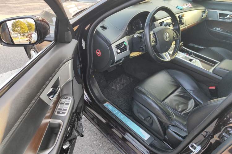 Used Jaguar XF 2013 XF 2.0T Luxury Edition Driver Seat