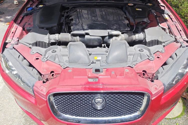 Used Jaguar XF 2013 XF 3.0 SC Prestige Edition Engine Bay