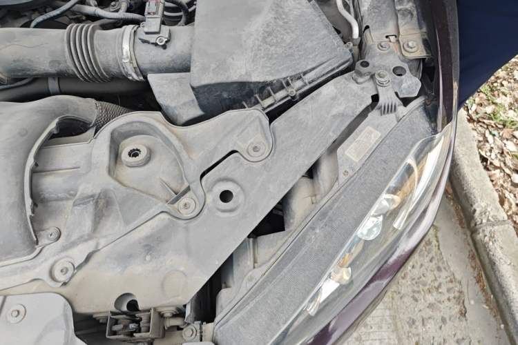 Used Jaguar XF 2013 XF 2.0T Luxury Edition Engine Bay Left