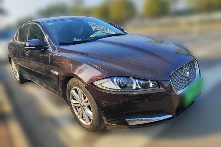 Used Jaguar XF 2013 XF 2.0T Luxury Edition Front Right 45 Deg