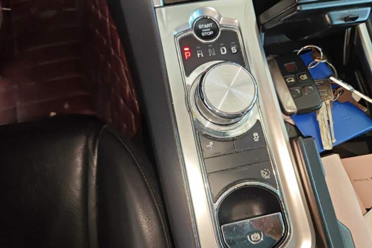 Used Jaguar XF 2013 XF 2.0T Luxury Edition Gear Lever