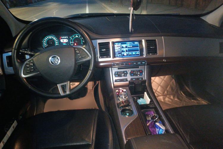Used Jaguar XF 2013 XF 3.0 SC Prestige Edition Interior 2