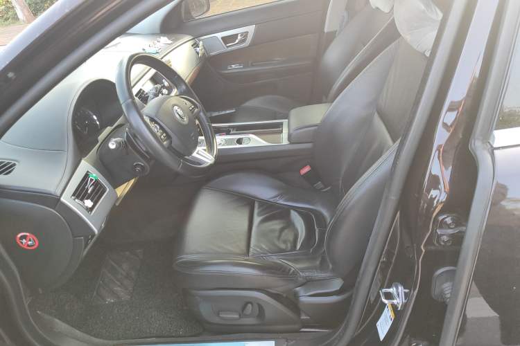 Used Jaguar XF 2013 XF 2.0T Luxury Edition Left Front Seat