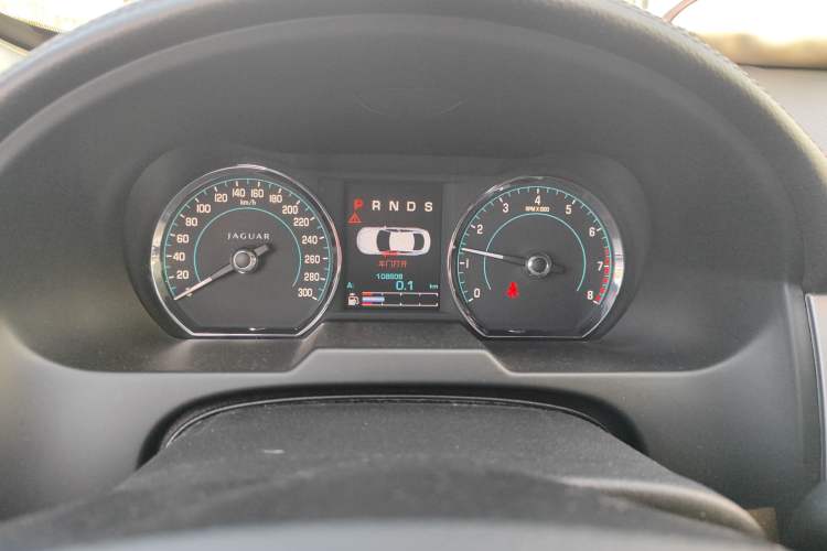Used Jaguar XF 2013 XF 2.0T Luxury Edition Odometer Close Up
