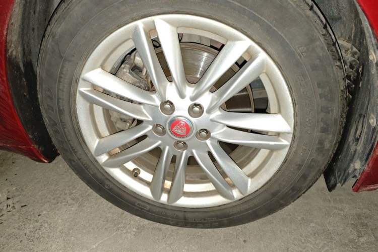 Used Jaguar XF 2013 XF 2.0T Cambridge Limited Edition Right Front Wheel Hub