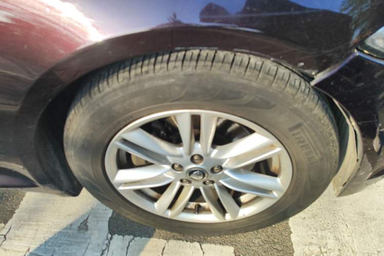 Used Jaguar XF 2013 XF 2.0T Luxury Edition Right Front Wheel Hub