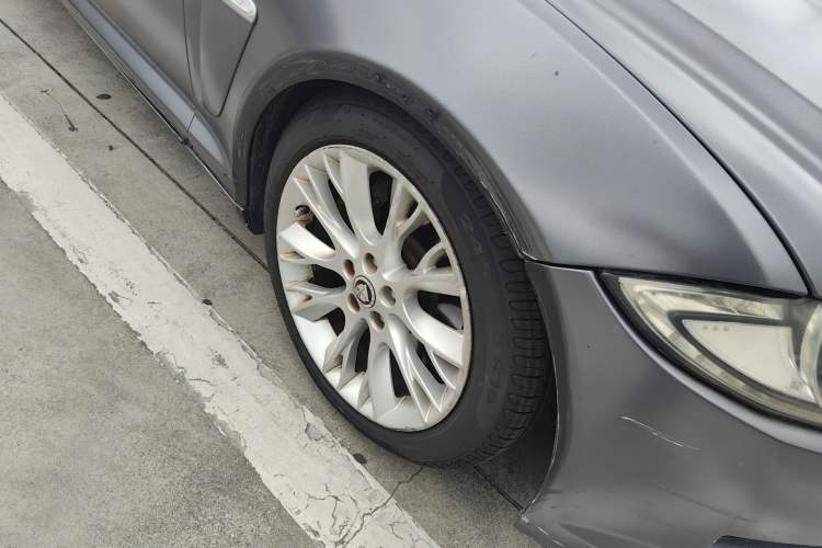 Used Jaguar XF 2013 XF 2.0T Luxury Edition Right Front Wheel Hub