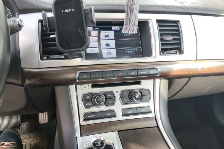 Used Jaguar XF 2013 XF 2.0T Luxury Edition Audio And AC Panel
