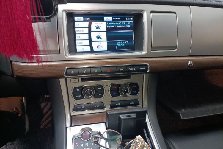 Used Jaguar XF 2013 XF 2.0T Luxury Edition Audio And AC Panel
