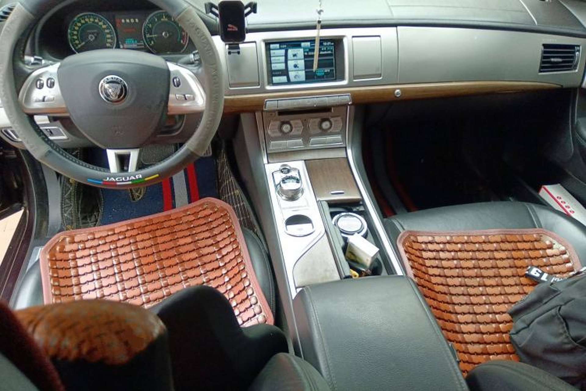 Used Jaguar XF 2013 XF 2.0T Luxury Edition Center Console