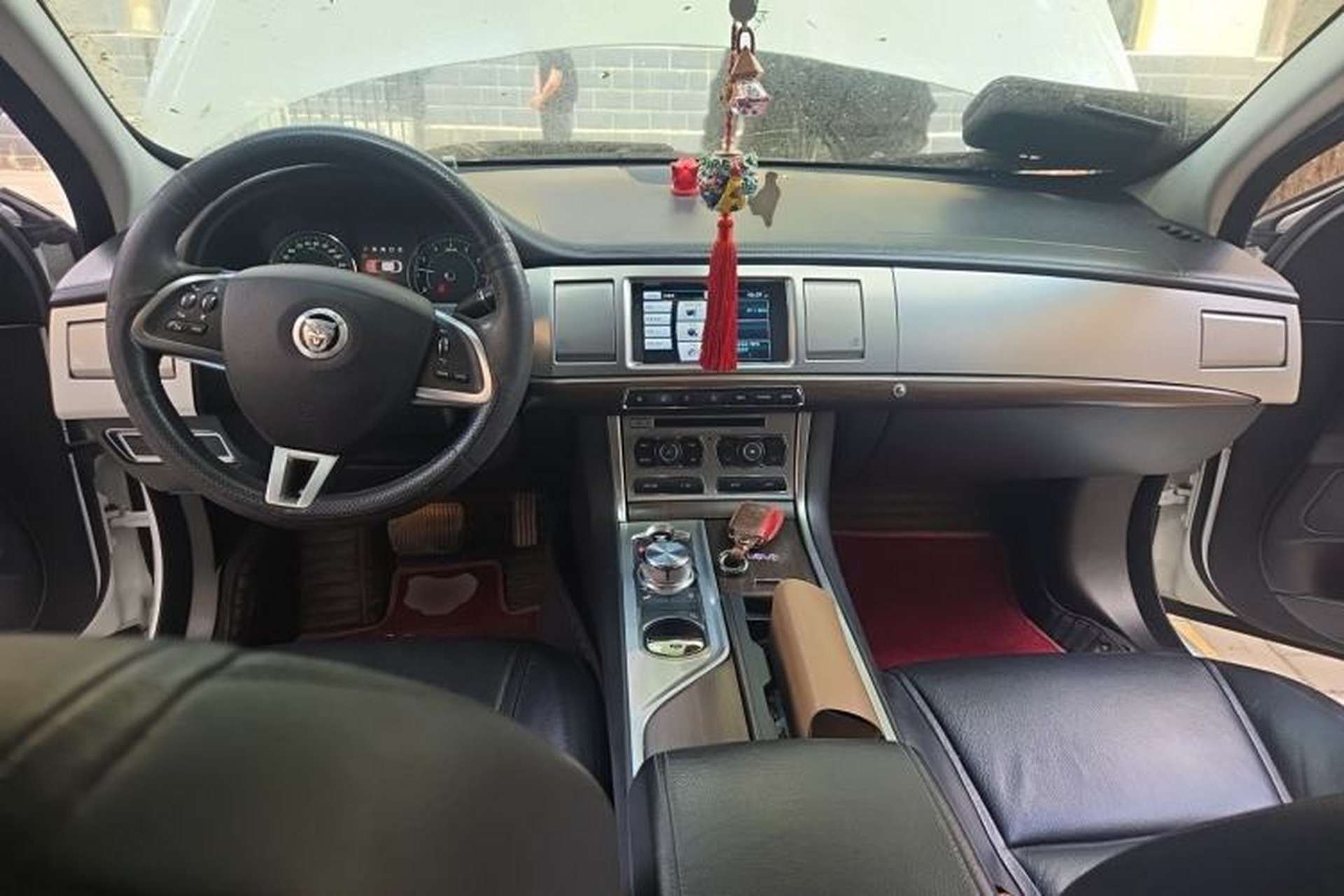 Used Jaguar XF 2013 XF 2.0T Luxury Edition Center Console
