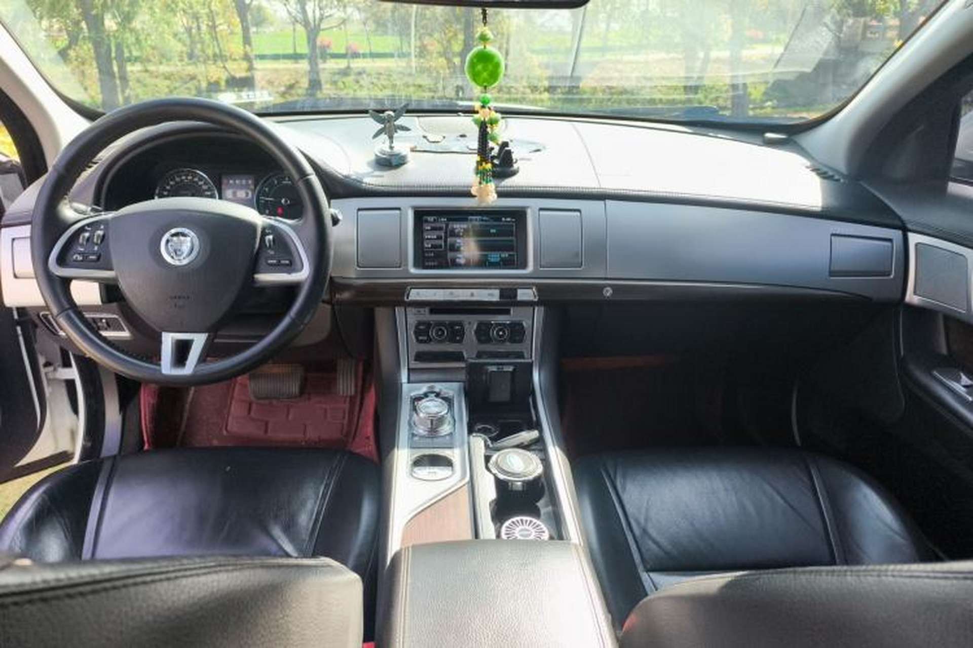 Used Jaguar XF 2013 XF 2.0T Luxury Edition Center Console