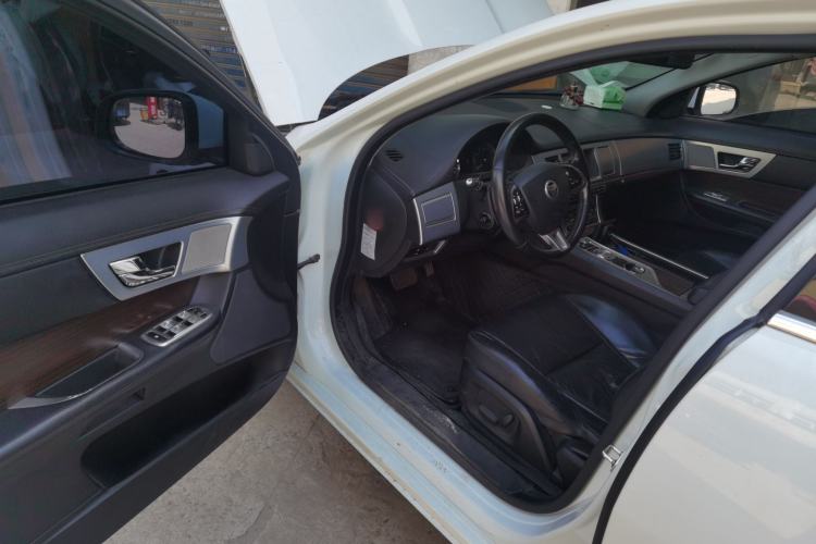 Used Jaguar XF 2013 XF 2.0T Luxury Edition Driver Seat