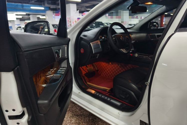 Used Jaguar XF 2013 XF 2.0T Luxury Edition Driver Seat