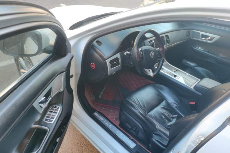 Used Jaguar XF 2013 XF 2.0T Luxury Edition Driver Seat