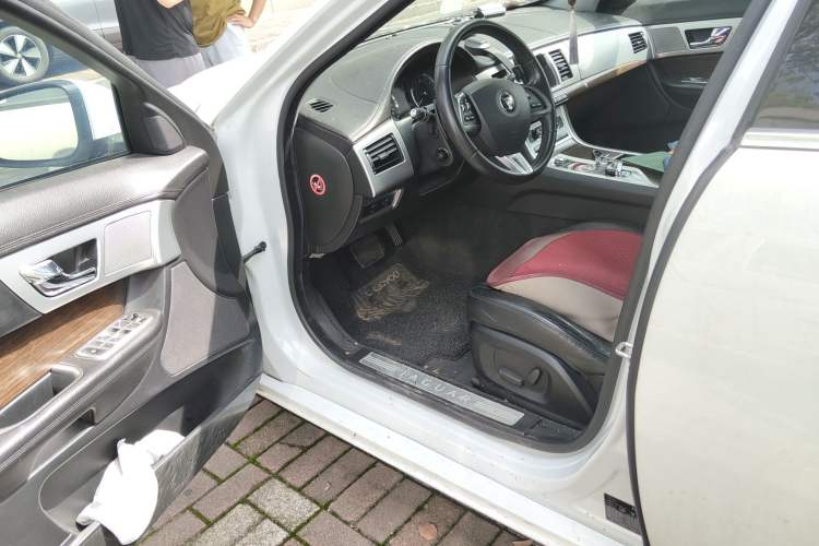 Used Jaguar XF 2013 XF 2.0T Luxury Edition Driver Seat