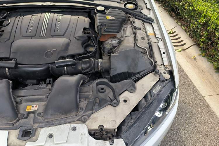 Used Jaguar XF 2013 XF 3.0 SC Prestige Edition Engine Bay Left