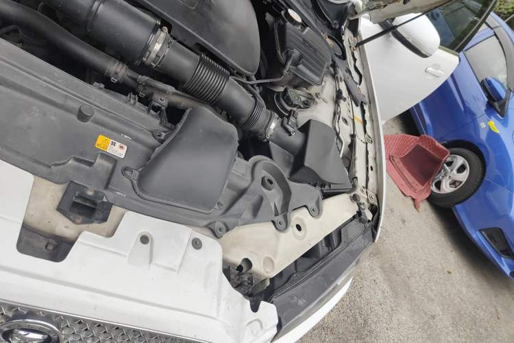 Used Jaguar XF 2013 XF 2.0T Luxury Edition Engine Bay Left