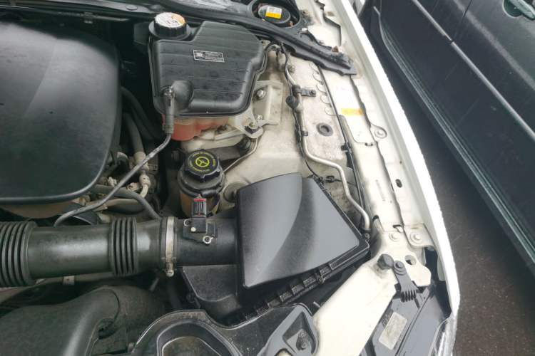 Used Jaguar XF 2013 XF 2.0T Luxury Edition Engine Bay Left