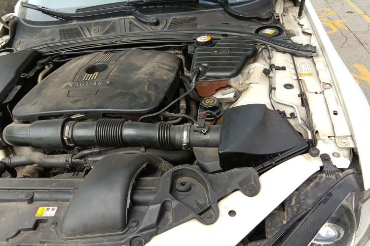 Used Jaguar XF 2013 XF 2.0T Luxury Edition Engine Bay Left