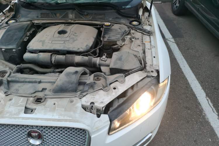 Used Jaguar XF 2013 XF 2.0T Luxury Edition Engine Bay Left