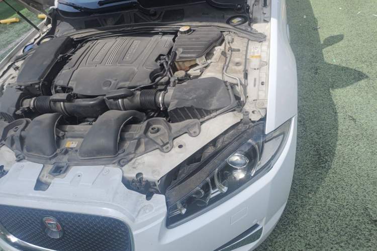 Used Jaguar XF 2013 XF 3.0 SC Prestige Edition Engine Bay Left