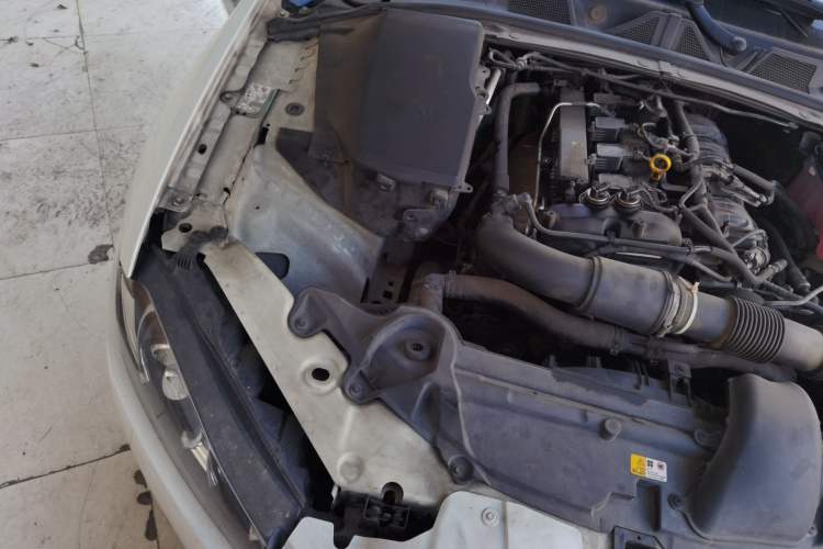 Used Jaguar XF 2013 XF 2.0T Luxury Edition Engine Bay Right