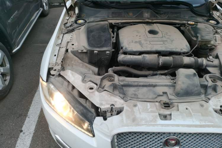 Used Jaguar XF 2013 XF 2.0T Luxury Edition Engine Bay Right