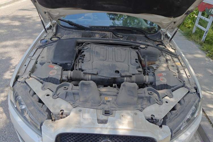 Used Jaguar XF 2013 XF 3.0 SC Prestige Edition Engine Bay