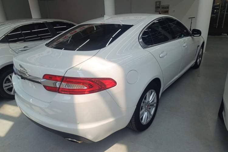 Used Jaguar XF 2013 XF 2.0T Luxury Edition Exterior 4