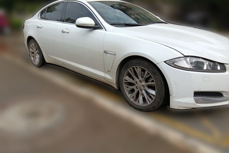 Used Jaguar XF 2013 XF 2.0T Luxury Edition Front Right 45 Deg