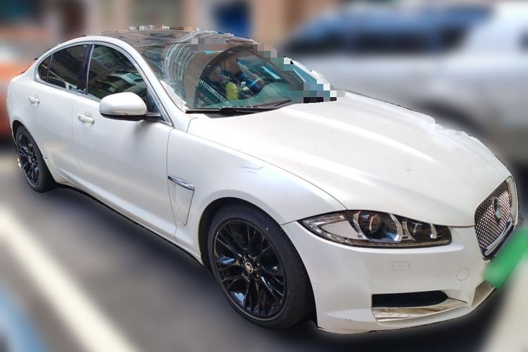 Used Jaguar XF 2013 XF 2.0T Luxury Edition Front Right 45 Deg